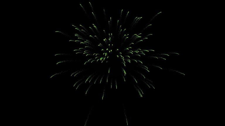 緑の火花の爆発エフェクト素材